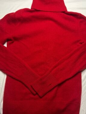 ATP 9 Cashmere sweater